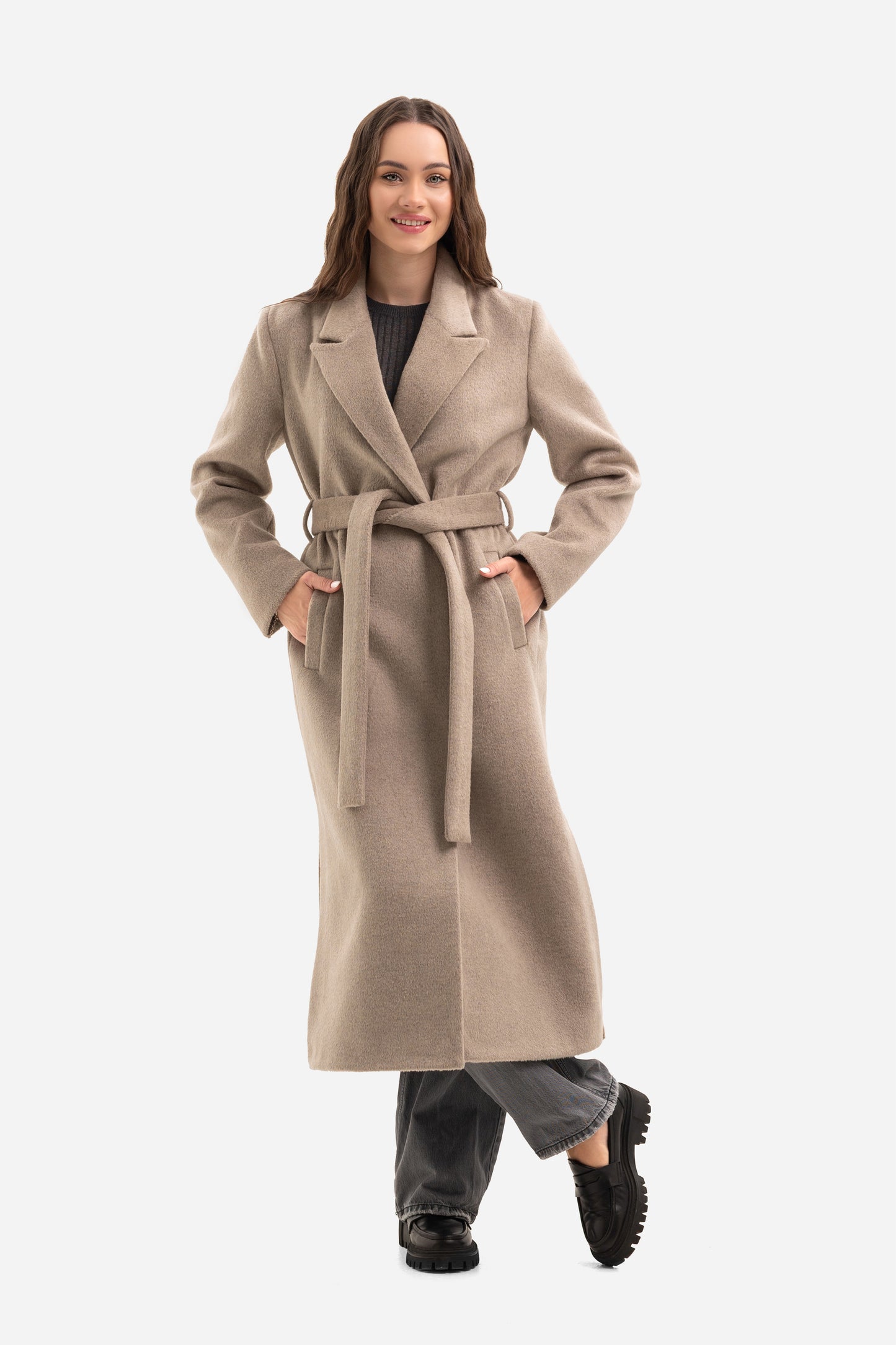 Women's coat with side slits