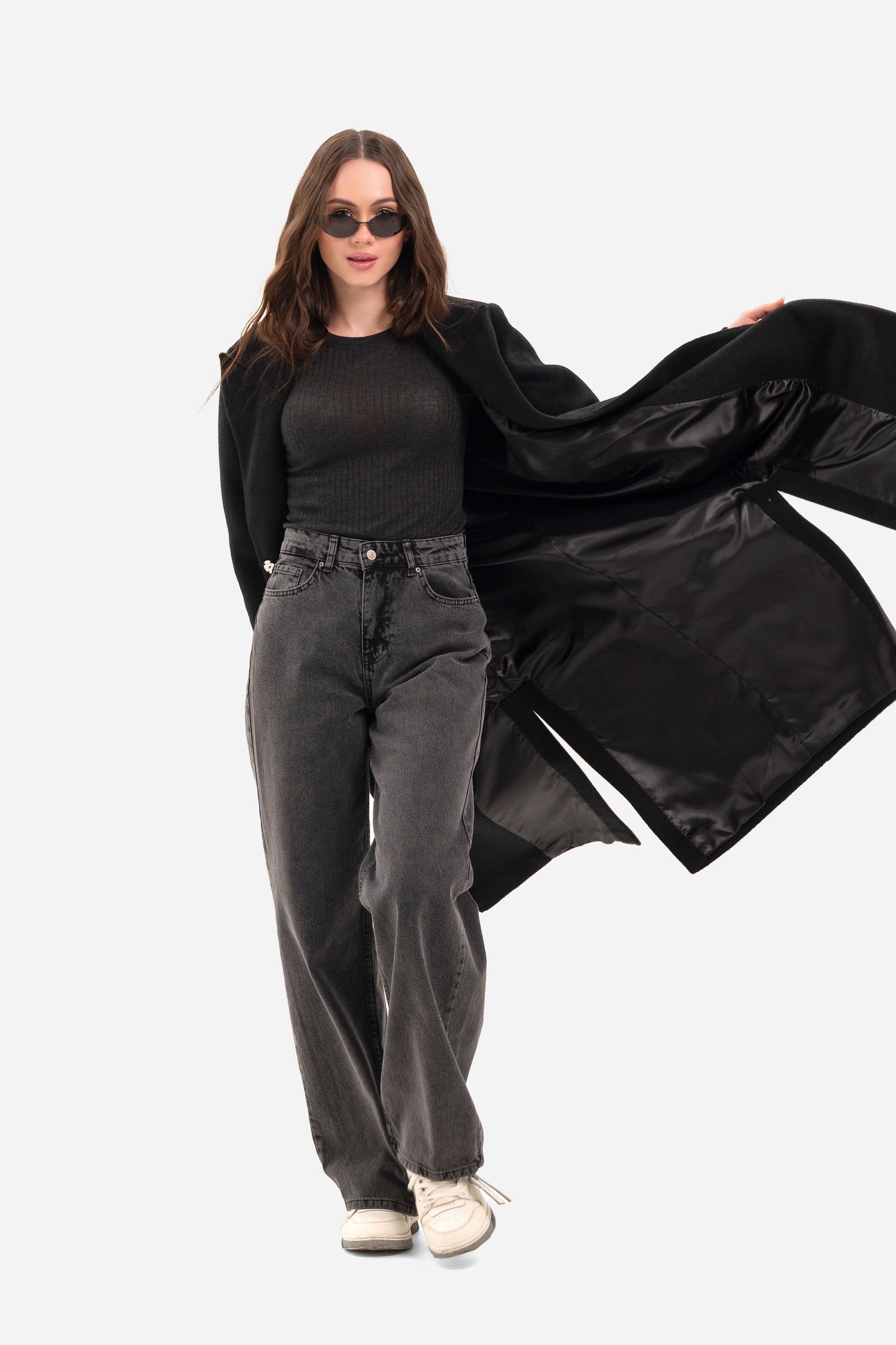 Women's coat with side slits