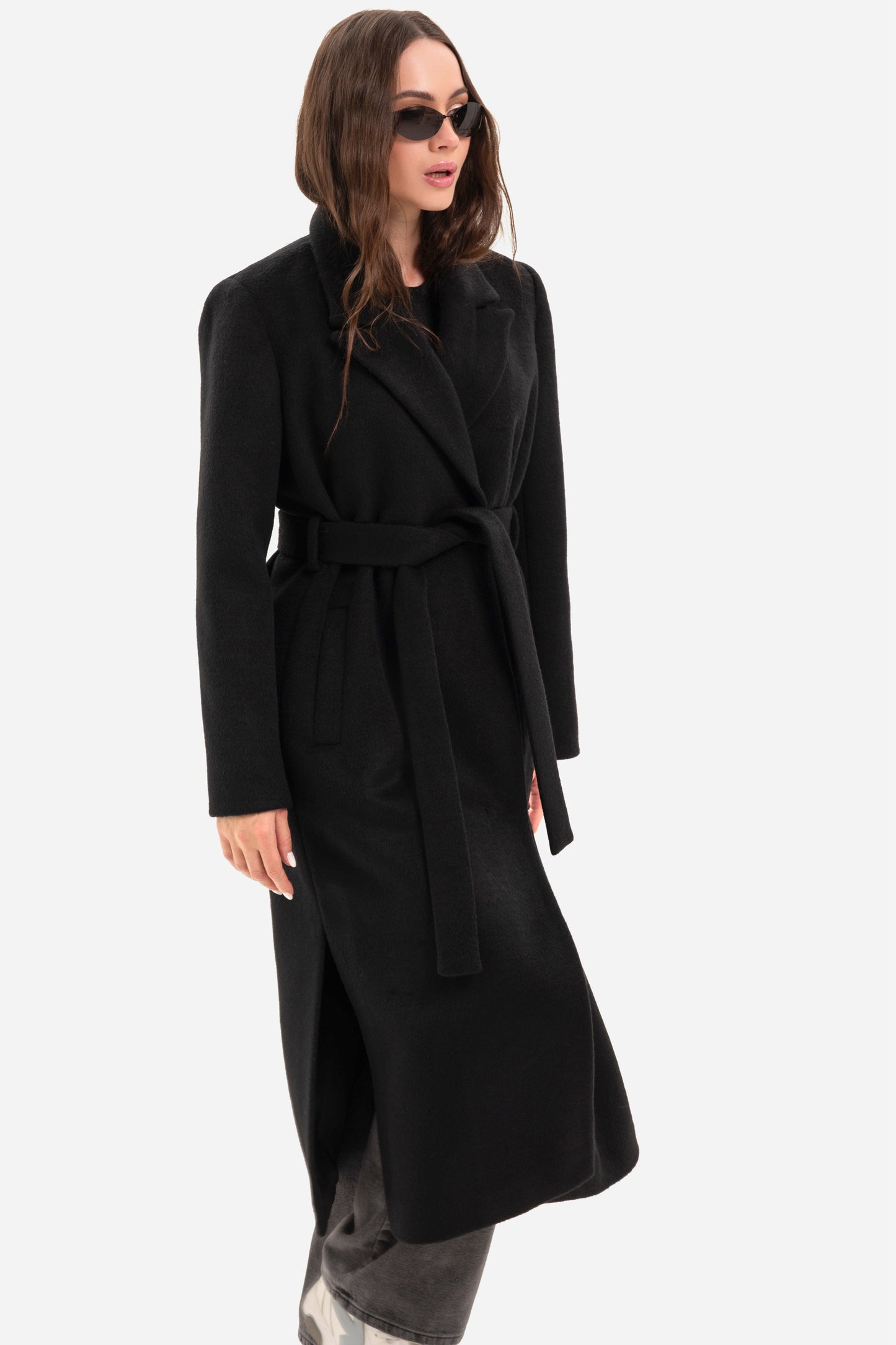Women's coat with side slits