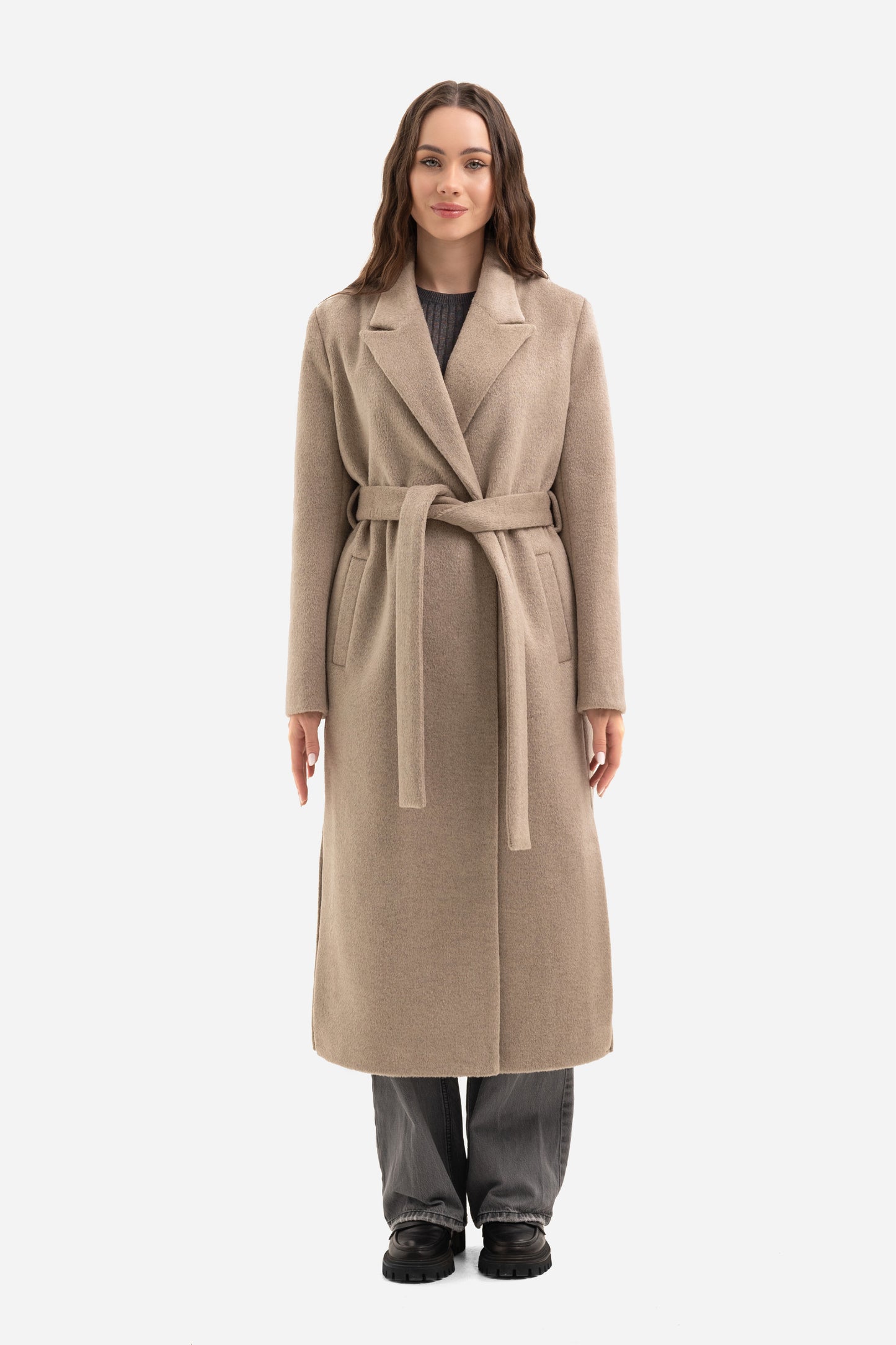 Women's coat with side slits